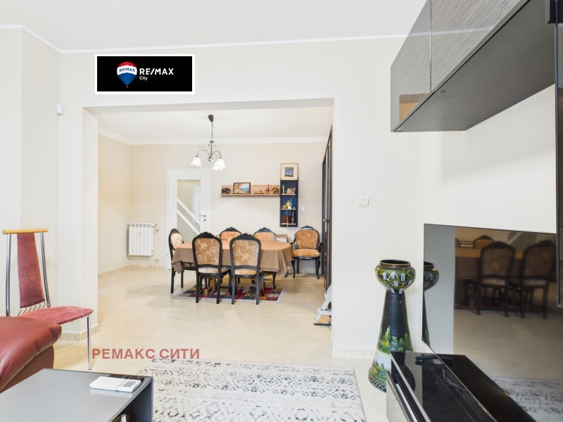 Продава 3-СТАЕН, гр. София, Център, снимка 2 - Апартаменти - 53256941