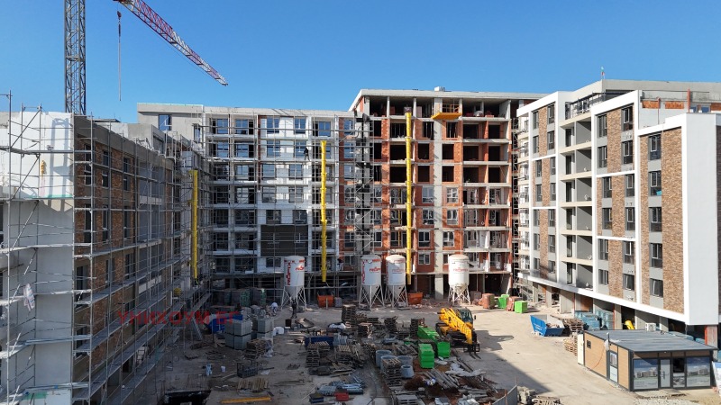 Продава 2-СТАЕН в град Бургас, Хоризонт - 68 кв.м / 105 000 € » 205 362.15 лв., УНИХОУМ БГ