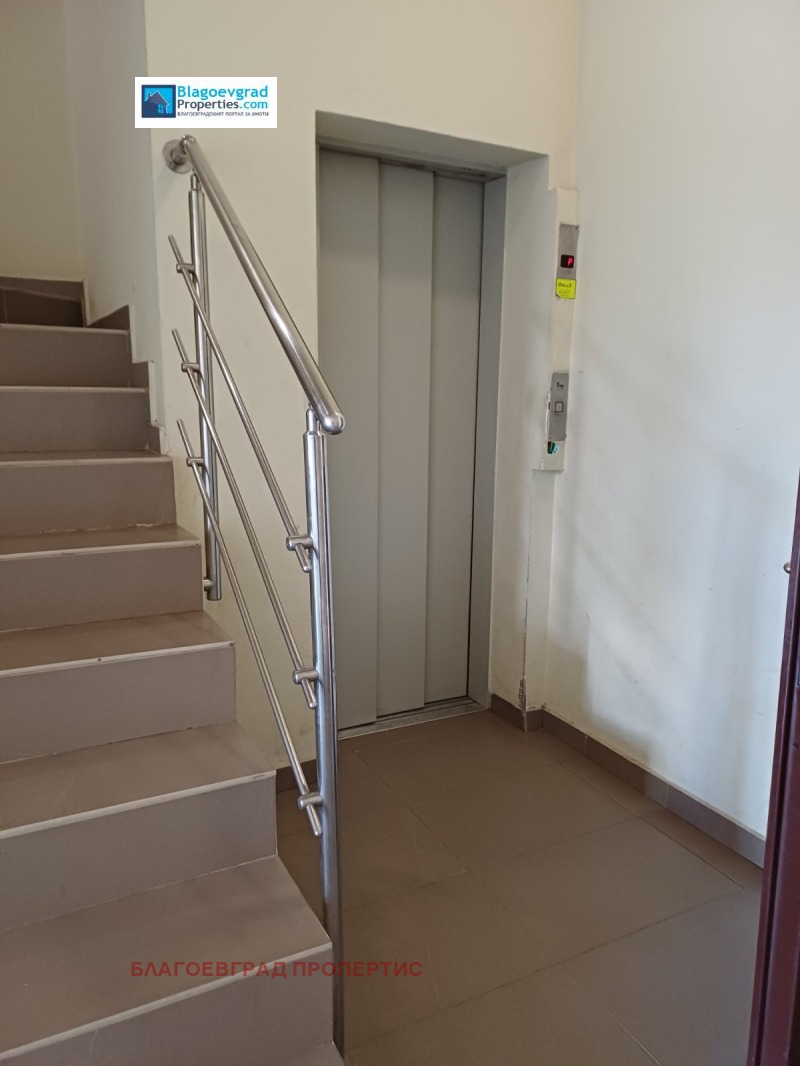 Продава МНОГОСТАЕН, гр. Благоевград, Освобождение, снимка 15 - Апартаменти - 52392073