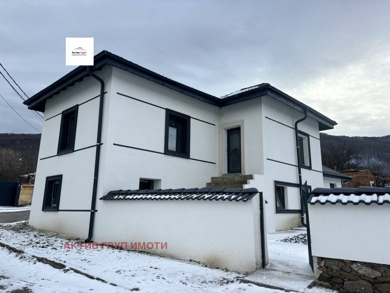 Продава КЪЩА, с. Полянци, област София област