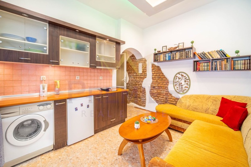 Продава 2-СТАЕН, гр. Варна, Център, снимка 2 - Апартаменти - 53315295