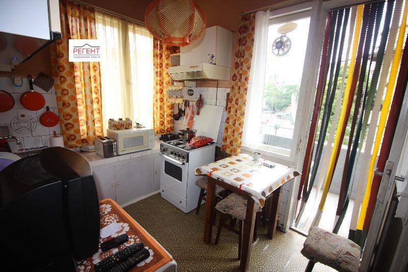 Продава ЕТАЖ ОТ КЪЩА, гр. Севлиево, област Габрово, снимка 4 - Етаж от къща - 52384234