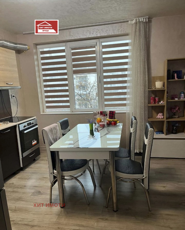 Продава 3-СТАЕН, гр. Враца, Център, снимка 2 - Апартаменти - 55881699