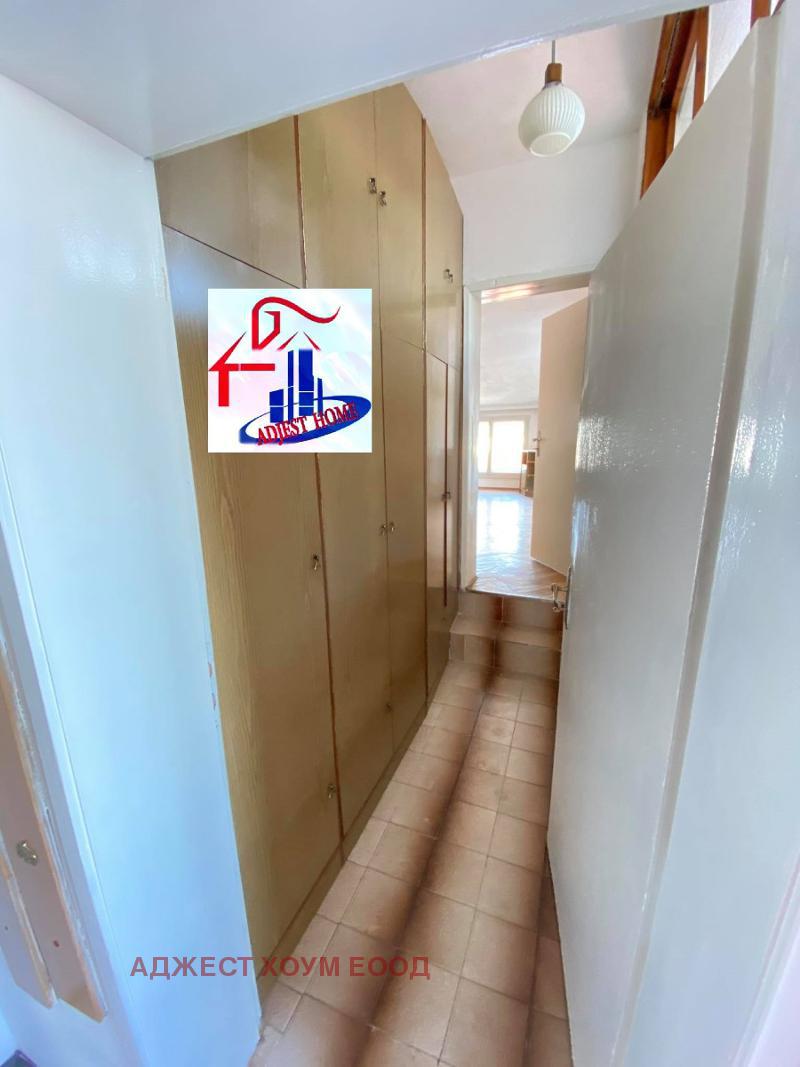 Продава ЕТАЖ ОТ КЪЩА, гр. Шумен, Център, снимка 5 - Етаж от къща - 56277085