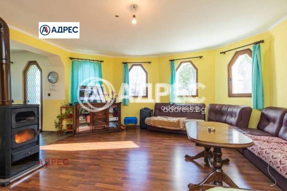 Продава КЪЩА, с. Кичево, област Варна, снимка 2 - Къщи - 54252765