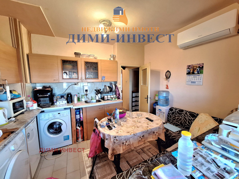 Продава 3-СТАЕН в град Добрич, ЖП Гара - 90 кв.м / 73 000 € » 142 775.59 лв., ДИМИ ИНВЕСТ
