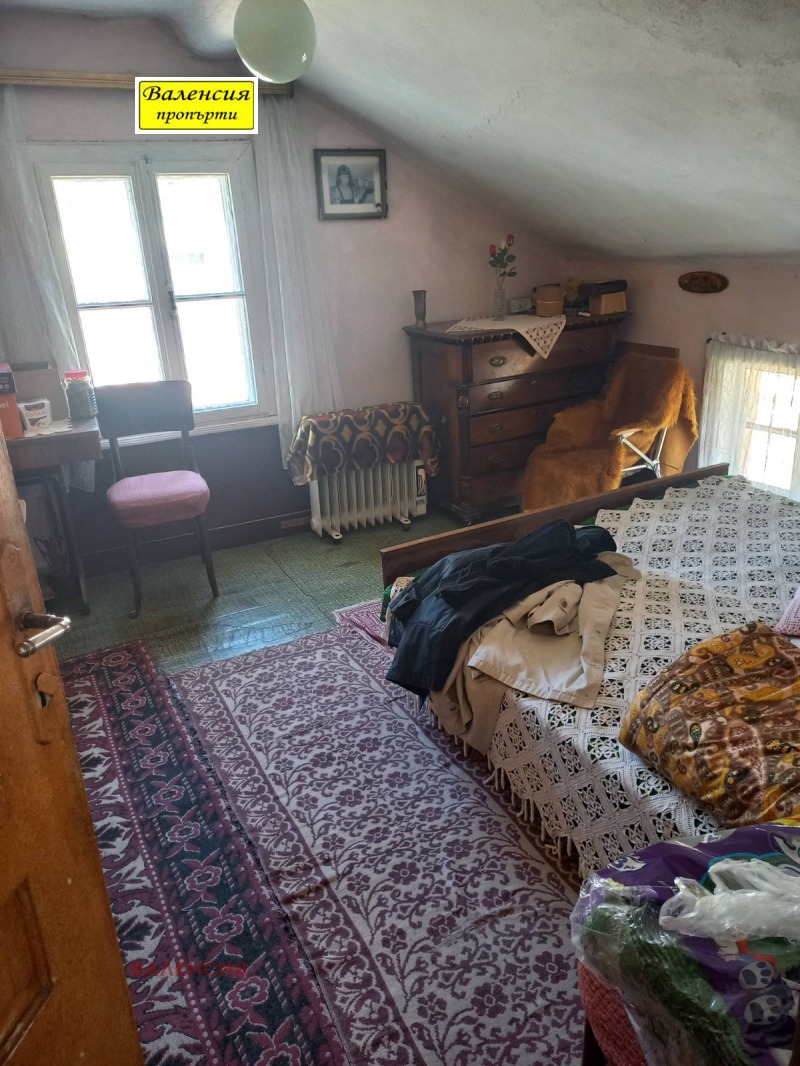 Продава ЕТАЖ ОТ КЪЩА в град Враца, Център - 105 кв.м / 127 822.97 € » 250 000 лв., ВАЛЕНСИЯ