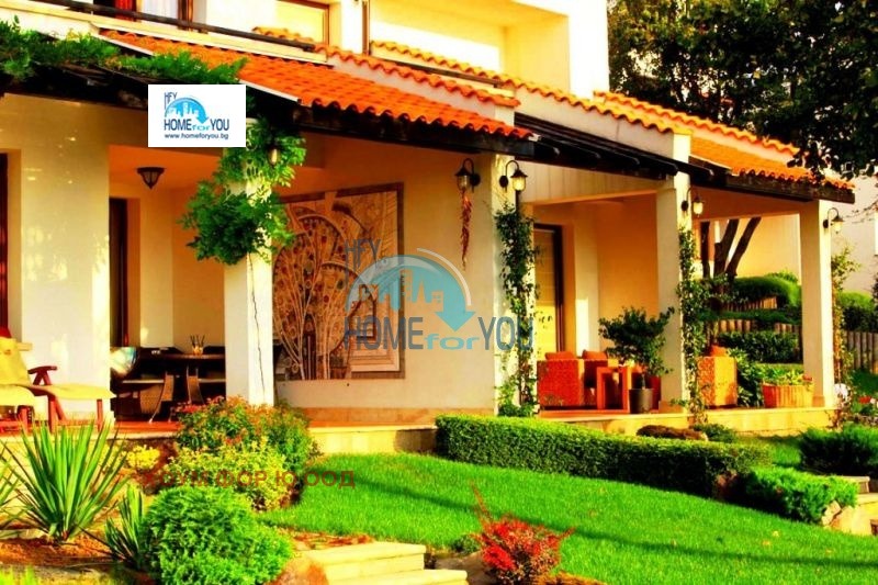 Продава МНОГОСТАЕН, с. Лозенец, област Бургас