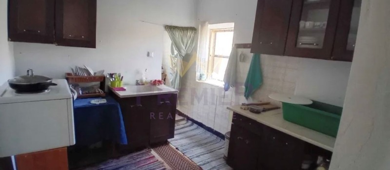 Продава КЪЩА, с. Ломница, област Добрич