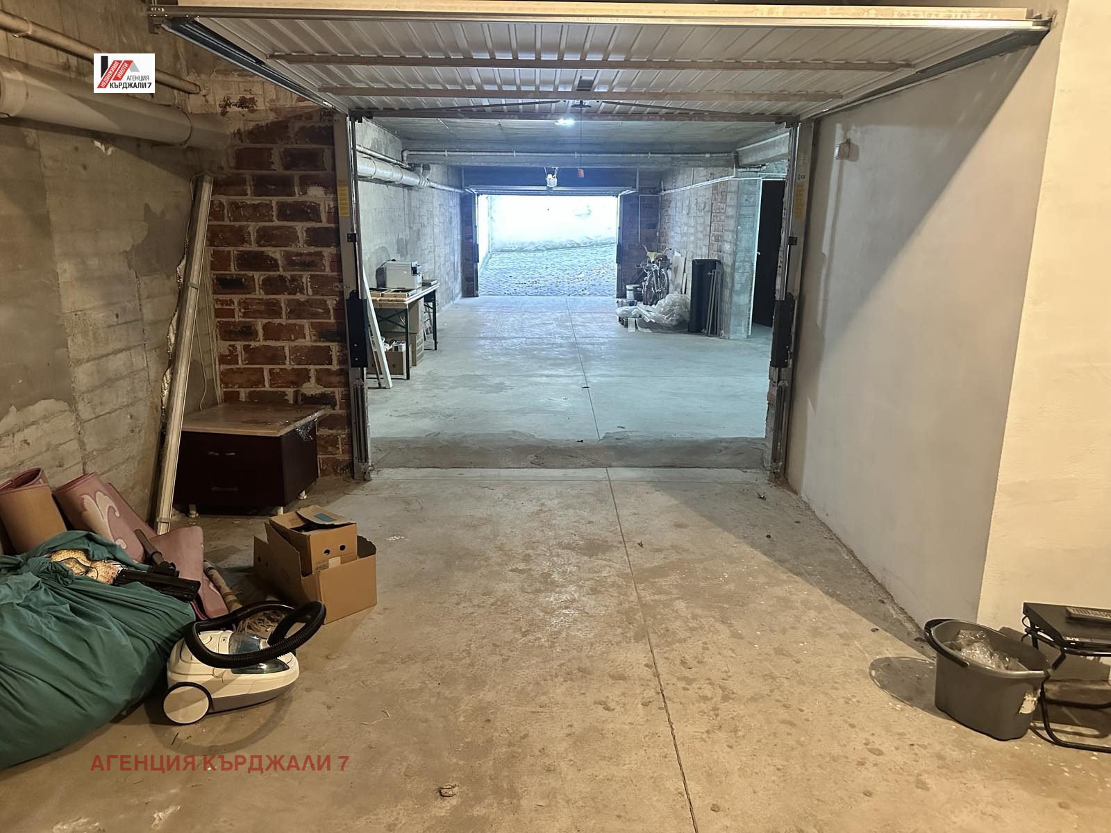 Продава ГАРАЖ, ПАРКОМЯСТО, гр. Кърджали, Център, снимка 4 - Гаражи и паркоместа - 54201793