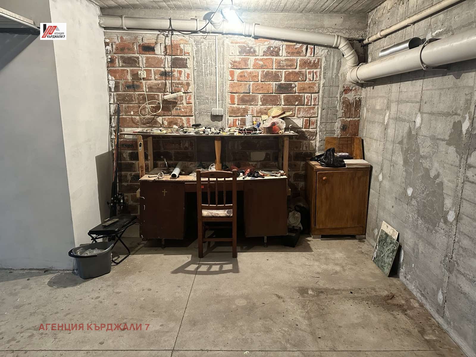 Продава ГАРАЖ, ПАРКОМЯСТО, гр. Кърджали, Център, снимка 3 - Гаражи и паркоместа - 54201793