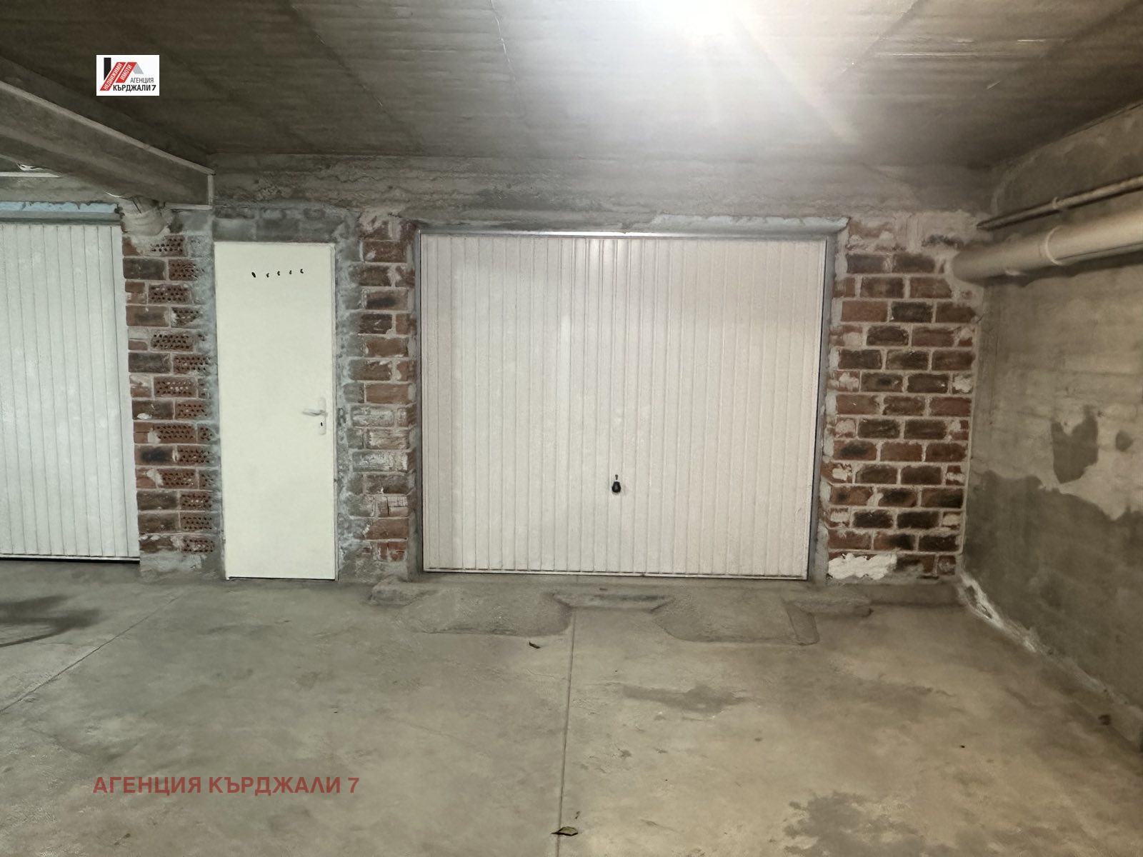 Продава ГАРАЖ, ПАРКОМЯСТО, гр. Кърджали, Център, снимка 7 - Гаражи и паркоместа - 54201793