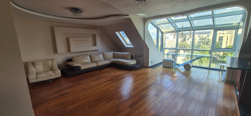 À venda  Mais de 3 quartos Sofia , Manastirski livadi , 220 m² | 96311555 - imagem [2]