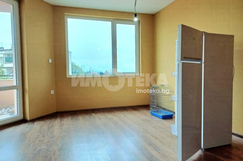 Na sprzedaż  1 sypialnia Plowdiw , Komatewo , 67 mkw | 23599895