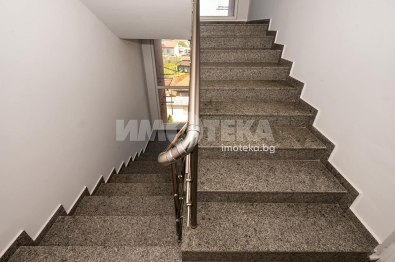 Na sprzedaż  1 sypialnia Plowdiw , Komatewo , 67 mkw | 23599895 - obraz [9]