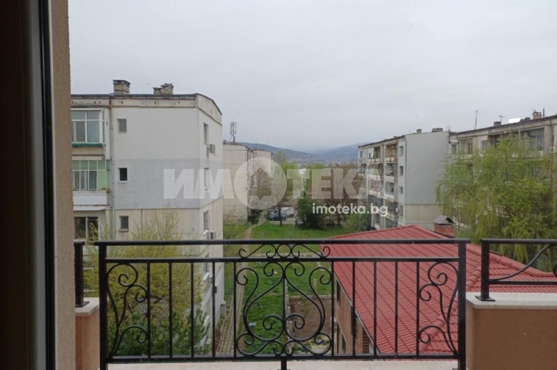 Na sprzedaż  1 sypialnia Plowdiw , Komatewo , 67 mkw | 23599895 - obraz [4]