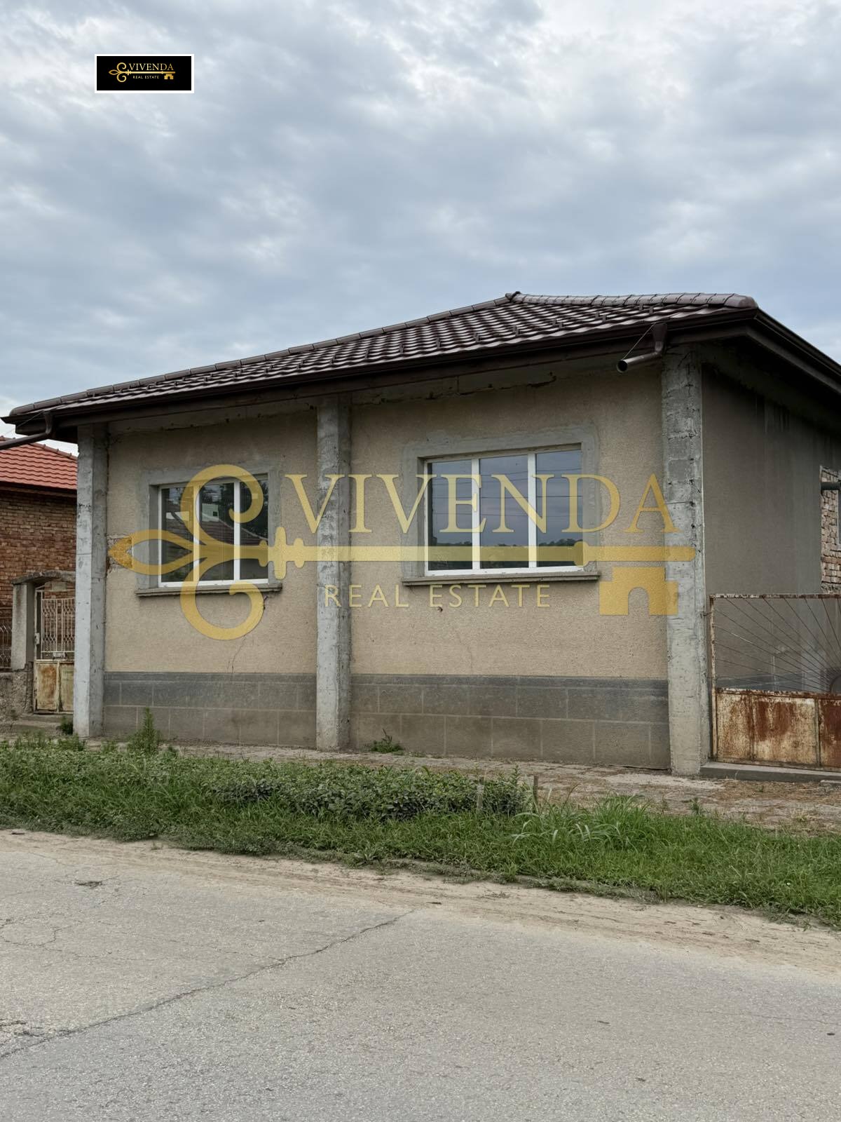 Продава КЪЩА, с. Комарево, област Плевен