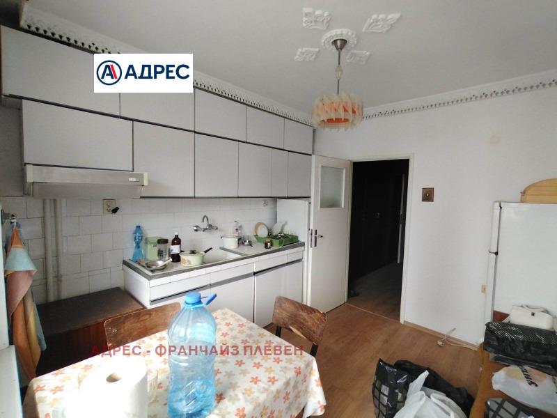 Продава  2-стаен град Плевен , Широк център , 75 кв.м | 27461130