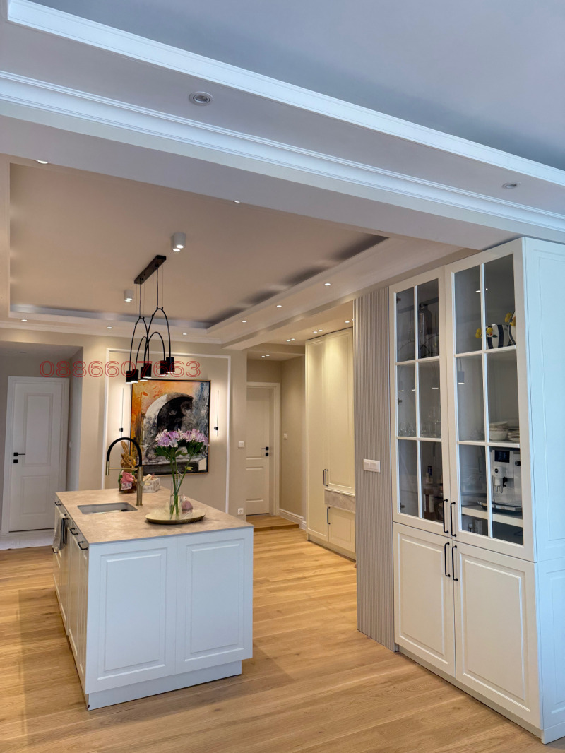 À venda  Mais de 3 quartos Sofia , Doktorski pametnik , 140 m² | 56748201 - imagem [5]
