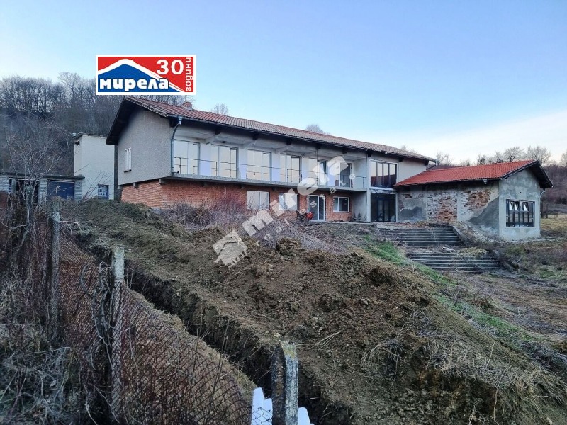 In vendita  Casa regione Gabrovo , Petko Slavejkov , 750 mq | 10635491