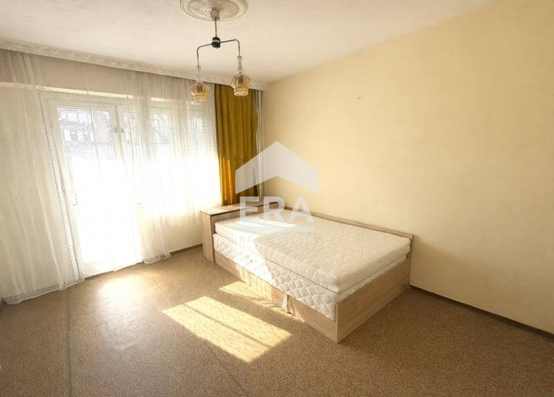 Продава МНОГОСТАЕН, гр. Бургас, Изгрев, снимка 5 - Апартаменти - 53492277