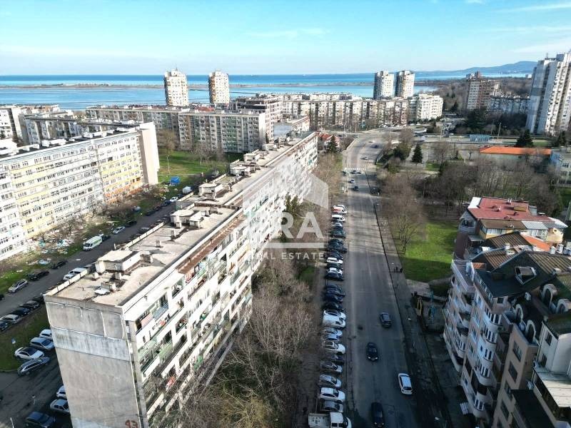 Продава МНОГОСТАЕН, гр. Бургас, Изгрев, снимка 12 - Апартаменти - 53492277