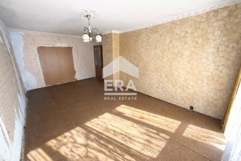 Продава МНОГОСТАЕН, гр. Бургас, Изгрев, снимка 12 - Апартаменти - 53492277