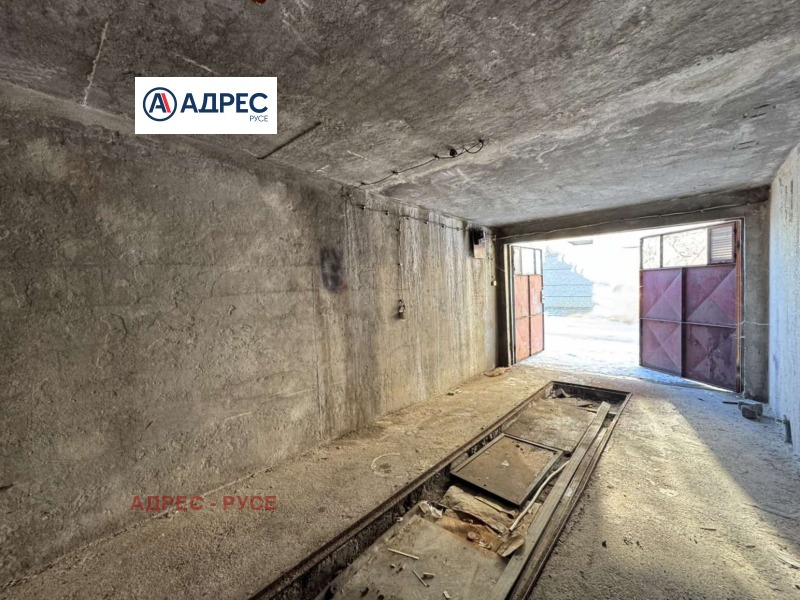 Продава ГАРАЖ в град Русе, Дружба 3 - 19 кв.м / 19 900 € » 38 921.02 лв., АДРЕС - РУСЕ