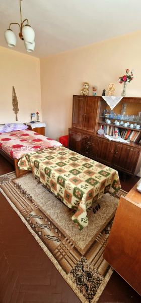 1 chambre Tompsan, région Sofia 5