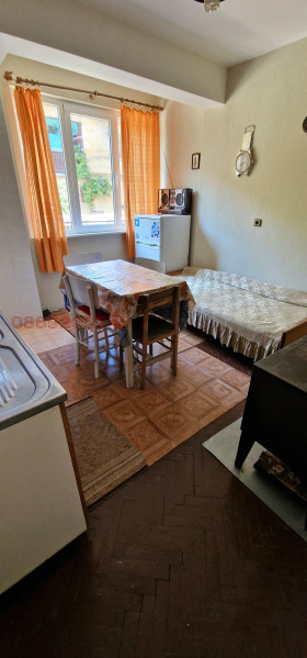 1 chambre Tompsan, région Sofia 3