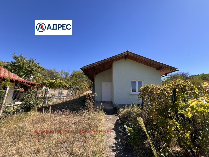 Продава КЪЩА, град Ловеч, Промишлена зона • 130000 лв. / 66467.94 € • 52647107 1