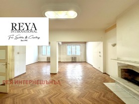 3 bedroom Tsentar, Sofia 1