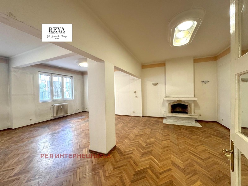 De vânzare  3 dormitoare Sofia , Țentâr , 140 mp | 87643765 - imagine [2]