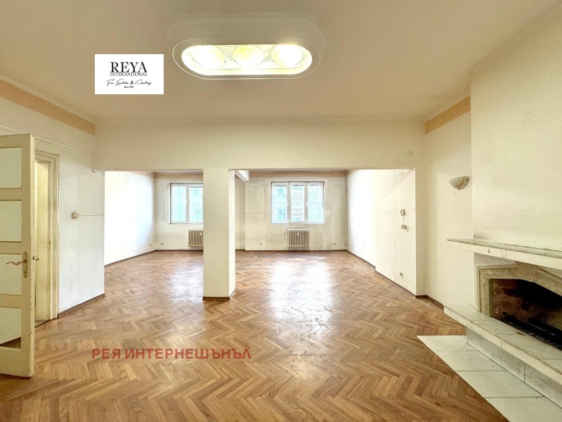 De vânzare  3 dormitoare Sofia , Țentâr , 140 mp | 87643765