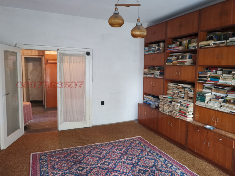 Продава 4-СТАЕН, гр. Карнобат, област Бургас, снимка 15 - Апартаменти - 52781678