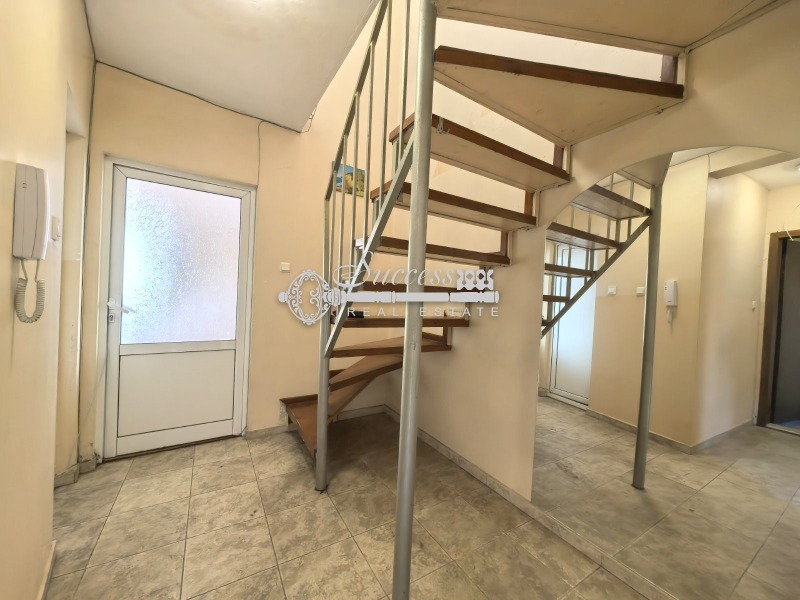 Продава 4-СТАЕН, гр. Варна, Колхозен пазар, снимка 9 - Апартаменти - 52843769