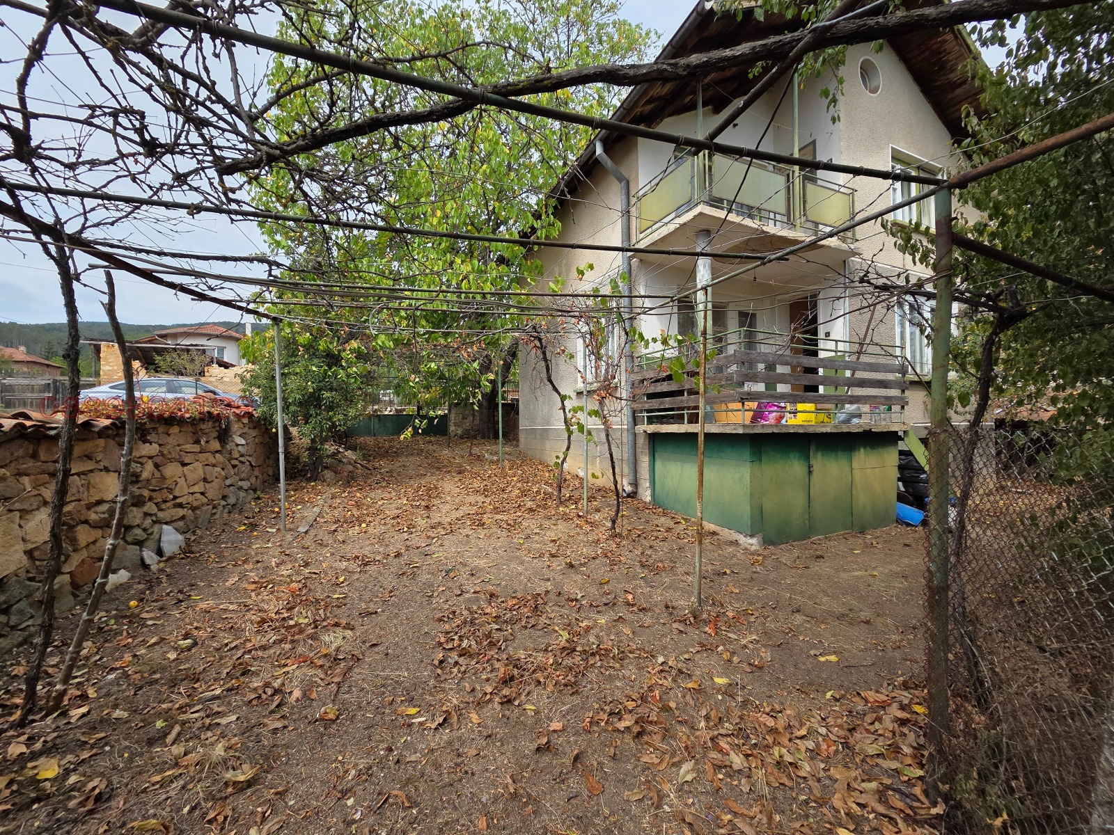 Продава КЪЩА, с. Осоица, област София област