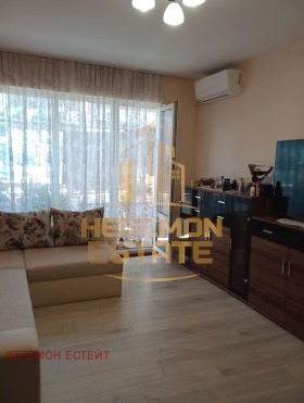 3 dormitoare Vâzrajdane 4, Varna