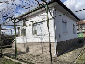 Продажба на имоти в гр. Сопот, област Пловдив — страница 2 - изображение 14 