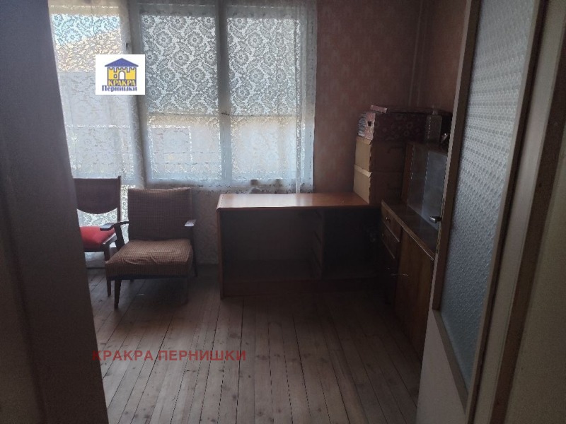 Продава  3-стаен град Перник , Център , 93 кв.м | 64917678 - изображение [4]