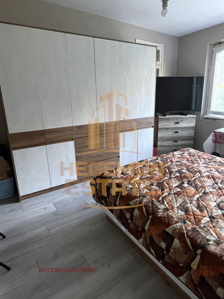 De vânzare  3 dormitoare Varna , Vâzrajdane 4 , 122 mp | 52637762 - imagine [3]