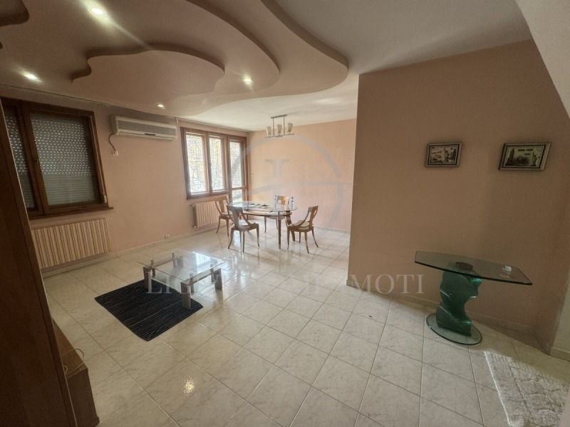 Myytävänä  Pienhuoneisto Plovdiv , Karšijaka , 152 neliömetriä | 51678295 - kuva [3]