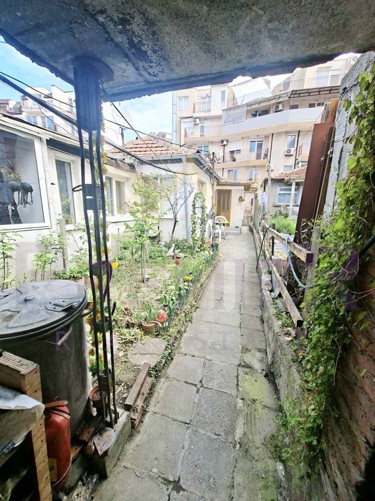 Продава КЪЩА, гр. Варна, Погреби, снимка 10 - Къщи - 55625294