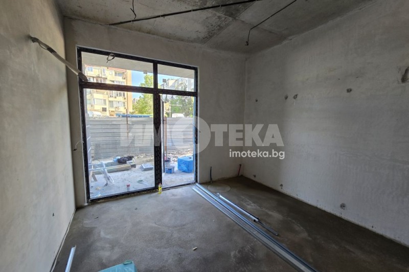 En venta  Comercio Sofia , Mladost 1 , 35 metros cuadrados | 11677310 - imagen [4]