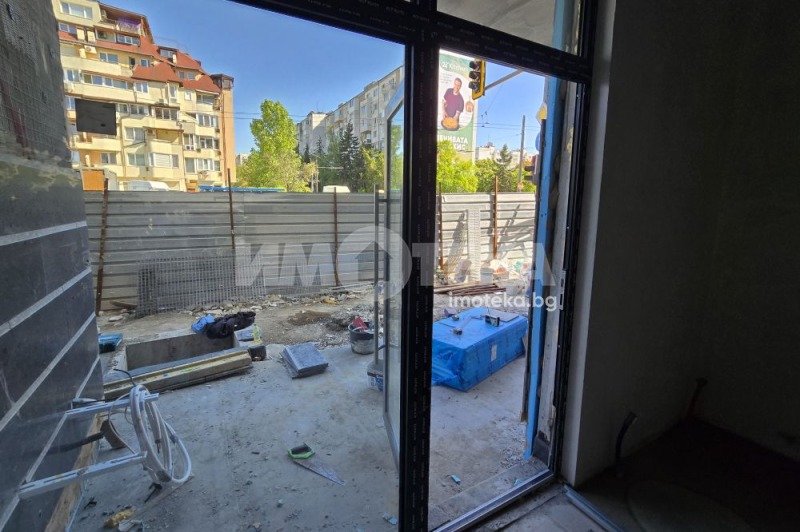 En venta  Comercio Sofia , Mladost 1 , 35 metros cuadrados | 11677310 - imagen [3]
