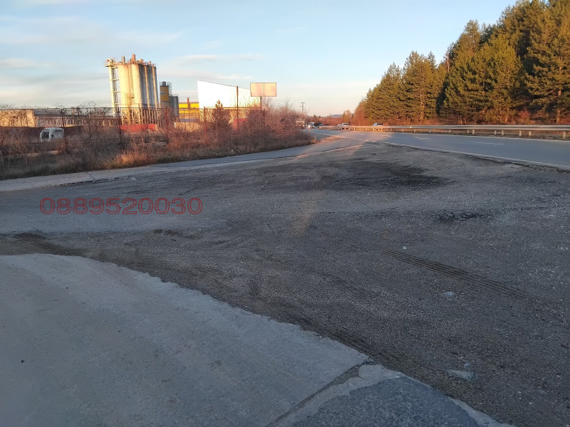 Продава ЗЕМЕДЕЛСКА ЗЕМЯ, гр. Батановци, област Перник, снимка 12 - Земеделска земя - 52781206