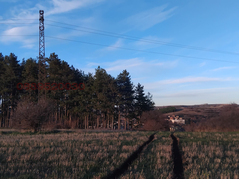 Продава ЗЕМЕДЕЛСКА ЗЕМЯ, гр. Батановци, област Перник