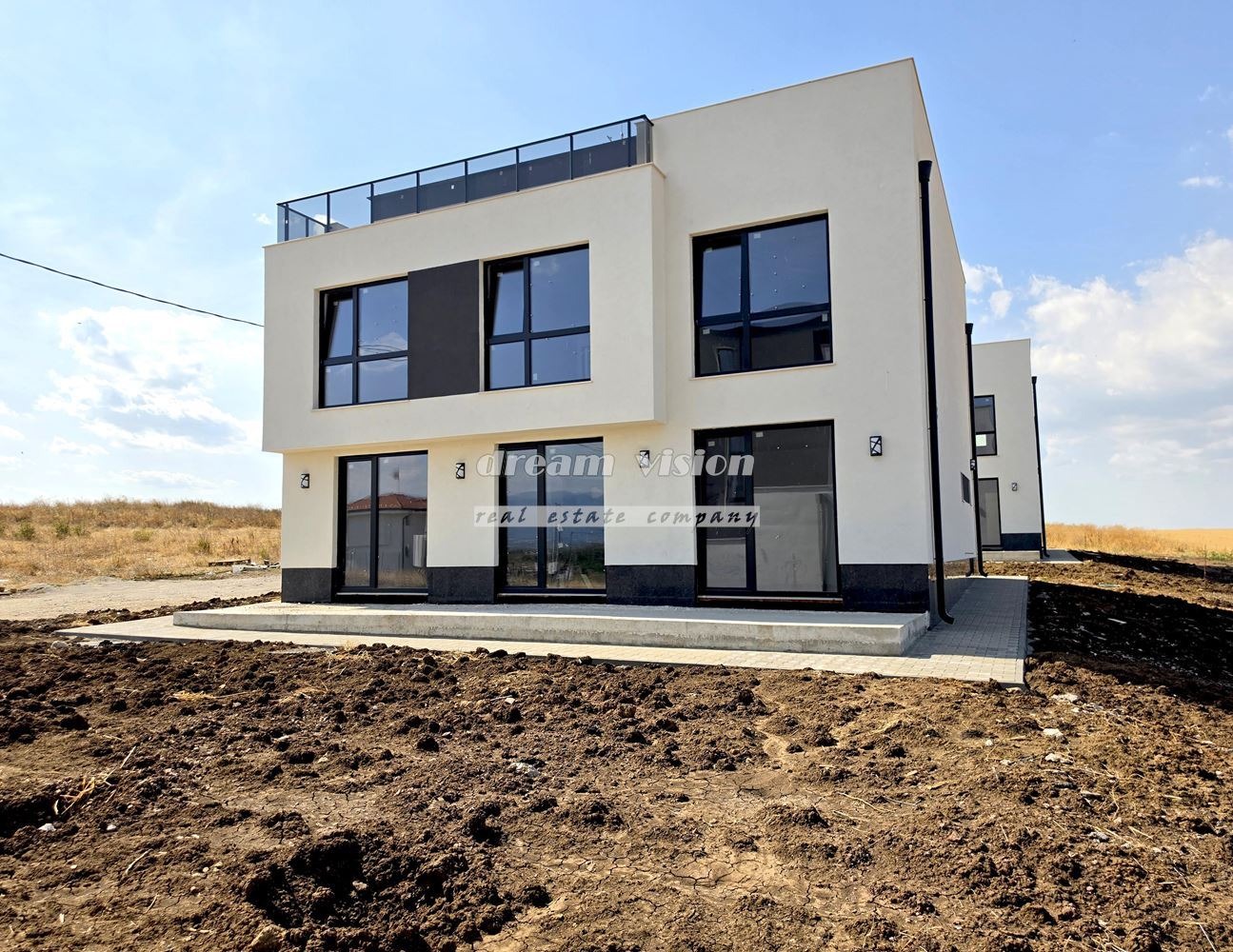 Продава КЪЩА, с. Гурмазово, област София област