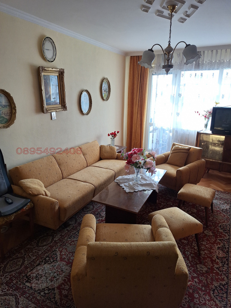 Продава 3-СТАЕН, гр. София, Сухата река