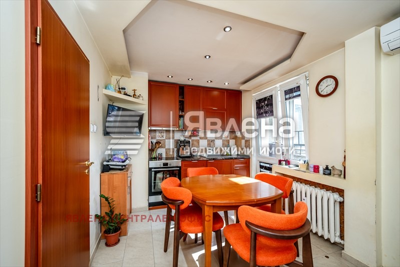 Продава 3-СТАЕН, гр. София, Хиподрума, снимка 3 - Апартаменти - 54094810